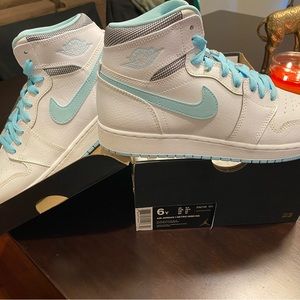 Jordan 1s never worn size 6 youth
